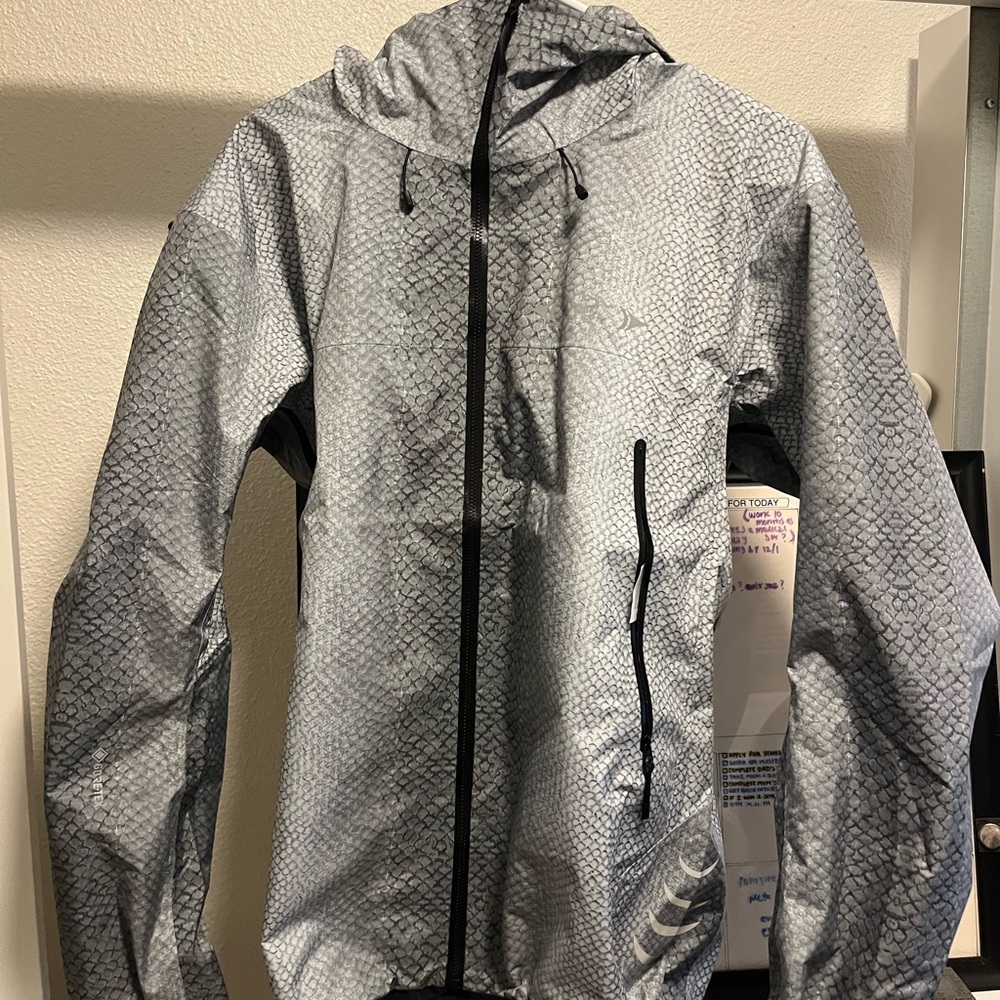 Arc'teryx Gray Patterned Jacket size L